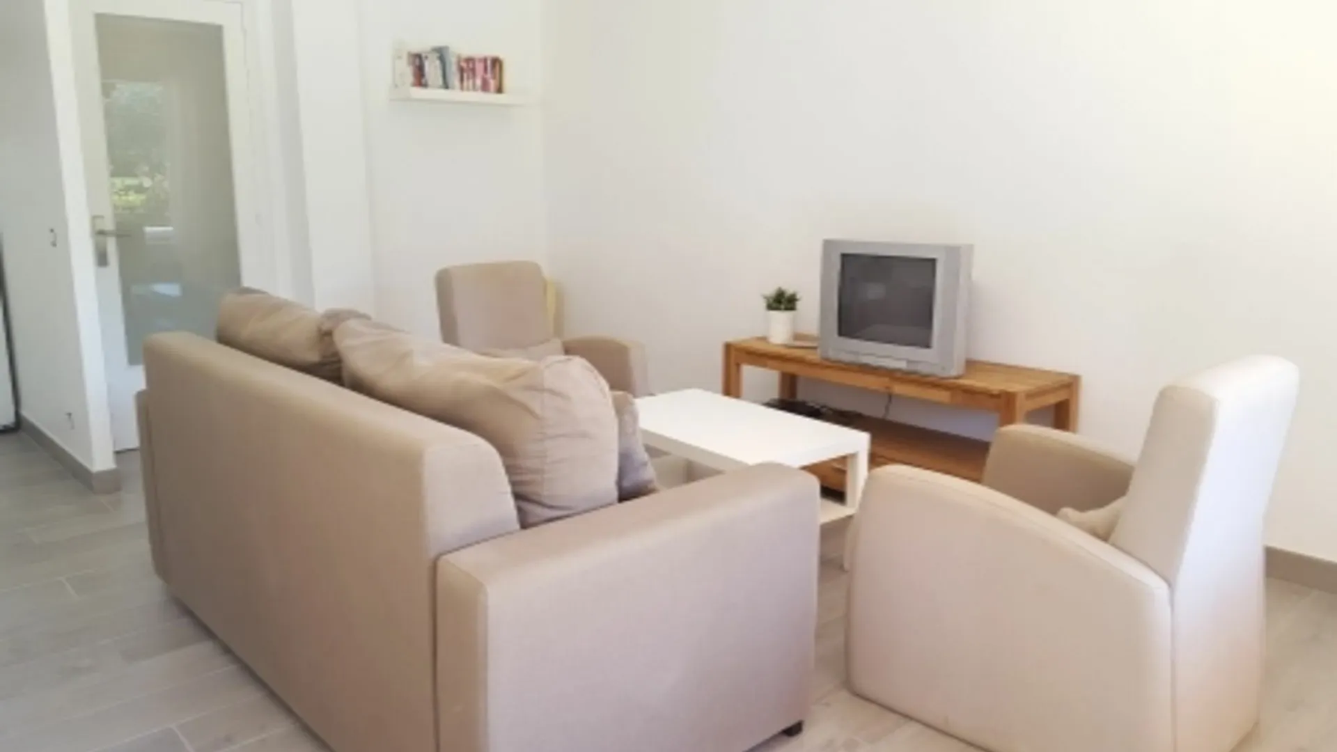 104683 - Apartment In פאלאפרוג'ל